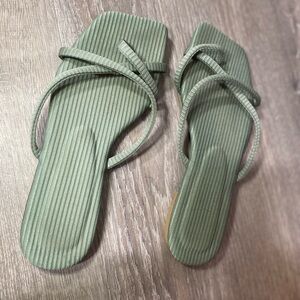 Sage Sandals Size 7